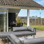 Nyaraló Newly Renovated Summer House In Gronninghoved *