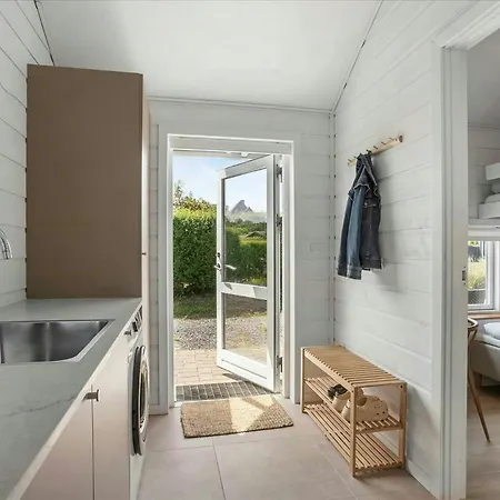Newly Renovated Summer House In Gronninghoved *