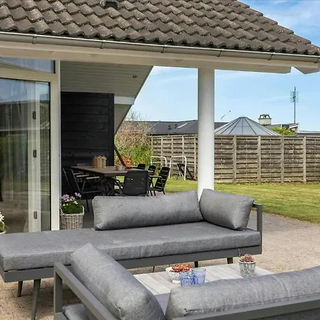 Casa vacanze Newly Renovated Summer House In Gronninghoved *